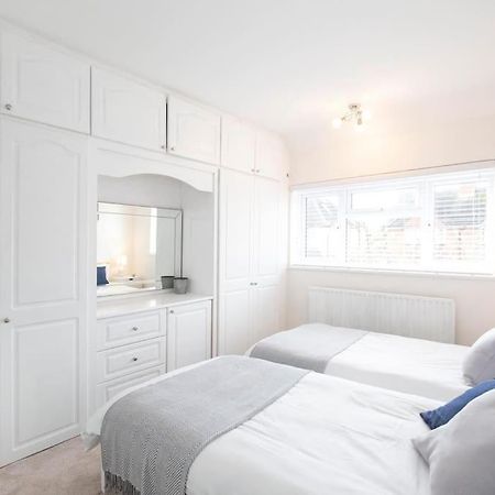 3 Bed House/Garden/Wi-Fi/Parking/Central Location Βίλα Γκίλντφορντ Εξωτερικό φωτογραφία