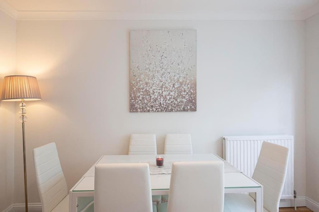 3 Bed House/Garden/Wi-Fi/Parking/Central Location Βίλα Γκίλντφορντ Εξωτερικό φωτογραφία