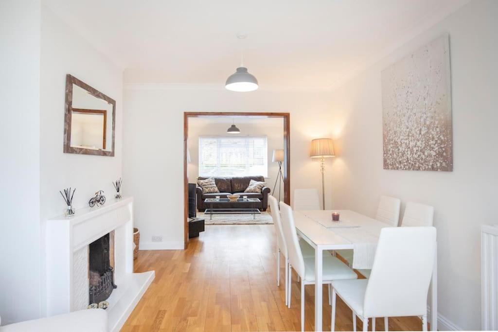 3 Bed House/Garden/Wi-Fi/Parking/Central Location Βίλα Γκίλντφορντ Εξωτερικό φωτογραφία