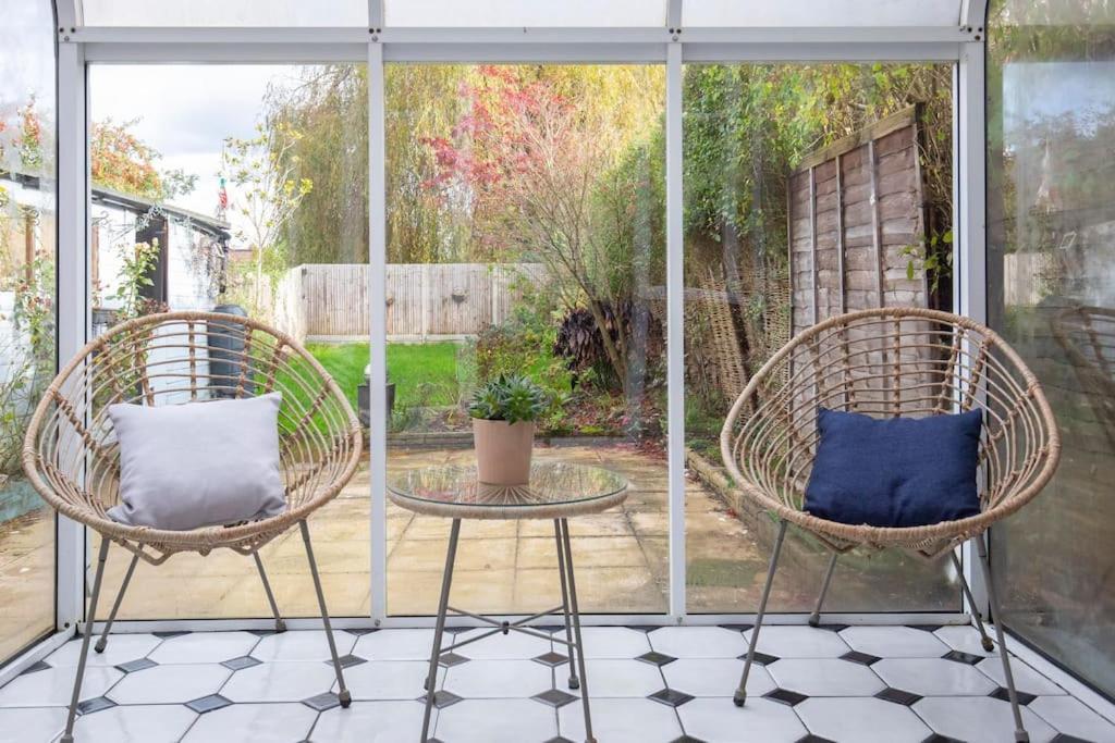 3 Bed House/Garden/Wi-Fi/Parking/Central Location Βίλα Γκίλντφορντ Εξωτερικό φωτογραφία